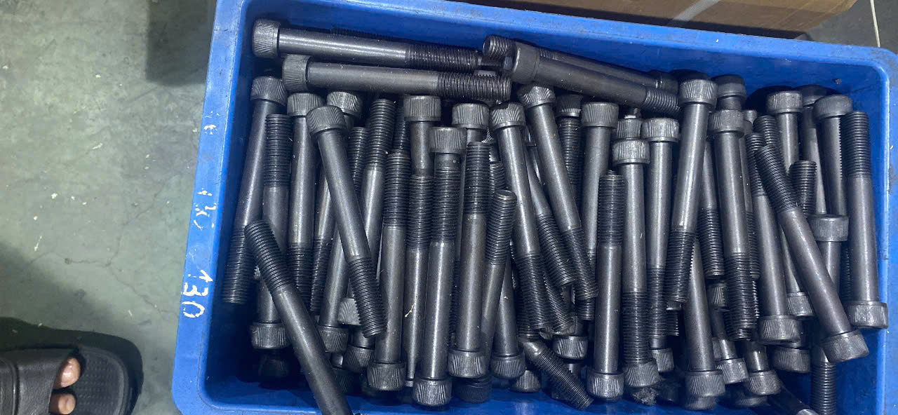 Bulong lục giác chìm đen ren lửng