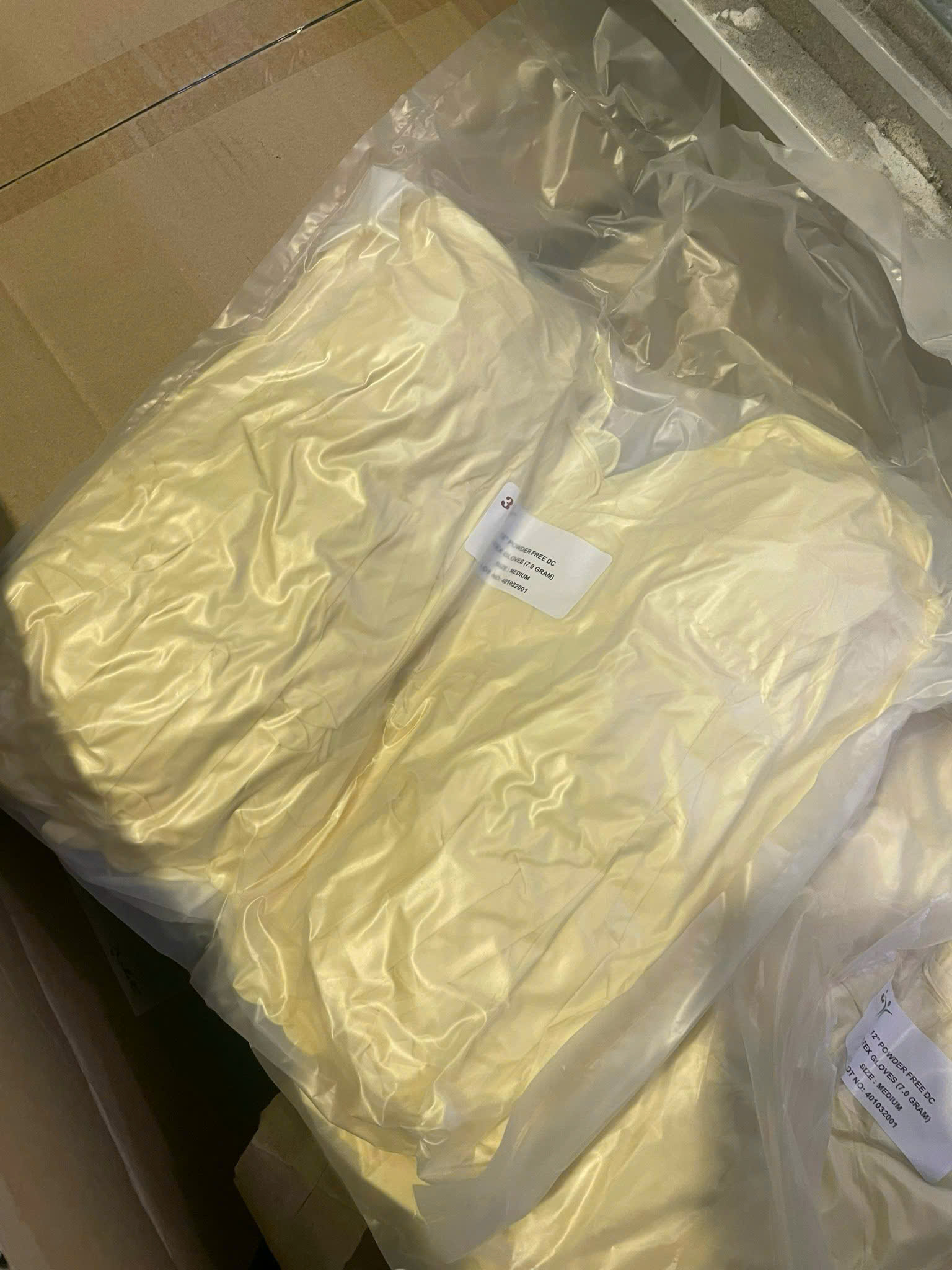 Gang tay latex 12" không bụi